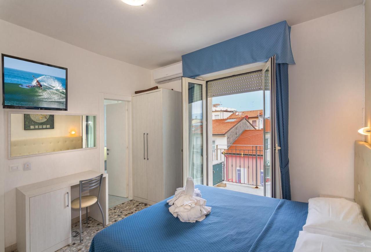 Hotel Caribe Viareggio Kültér fotó