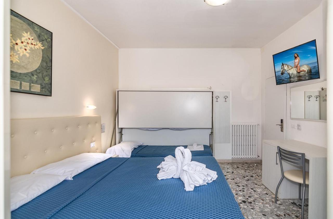 Hotel Caribe Viareggio Kültér fotó