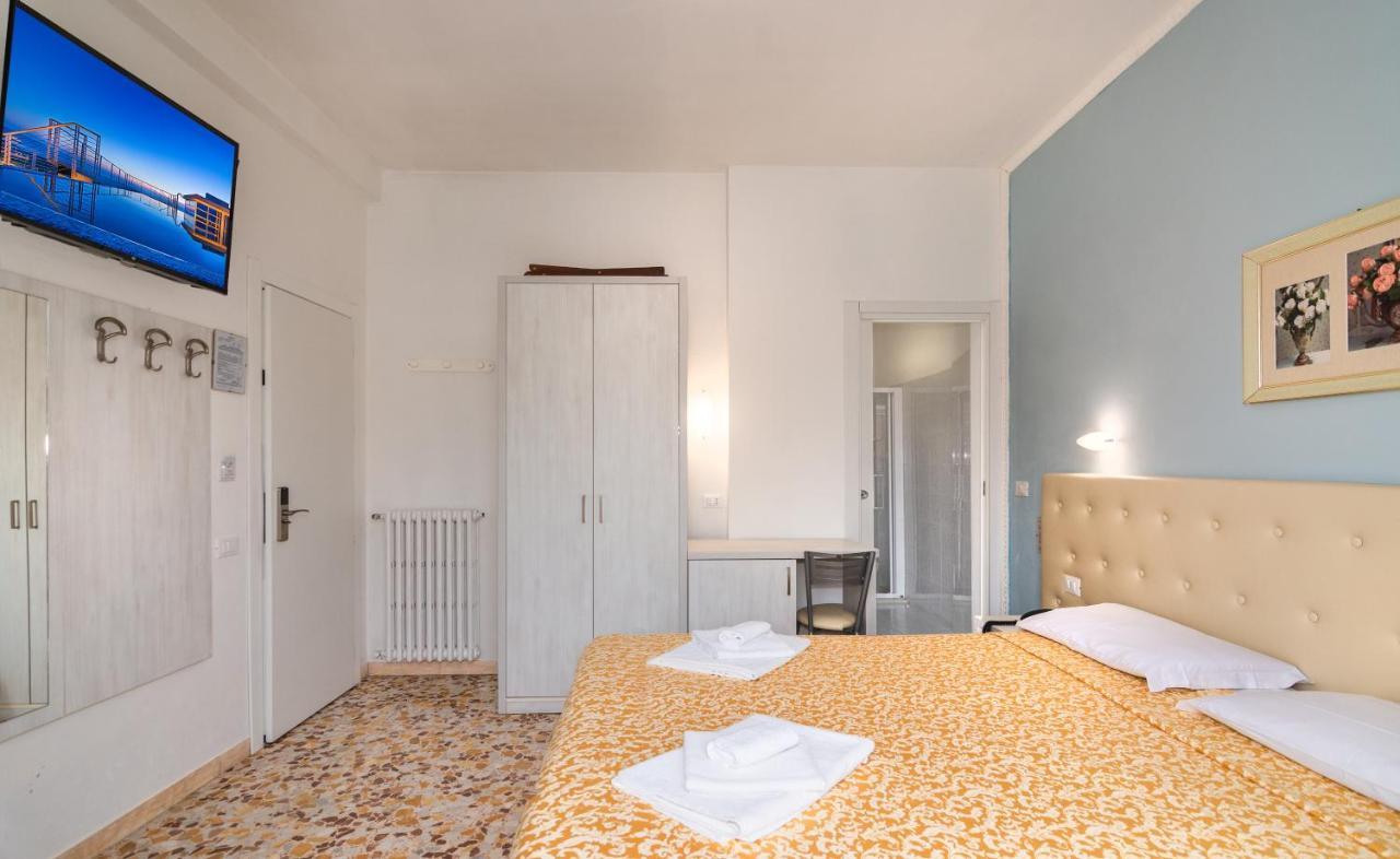 Hotel Caribe Viareggio Kültér fotó