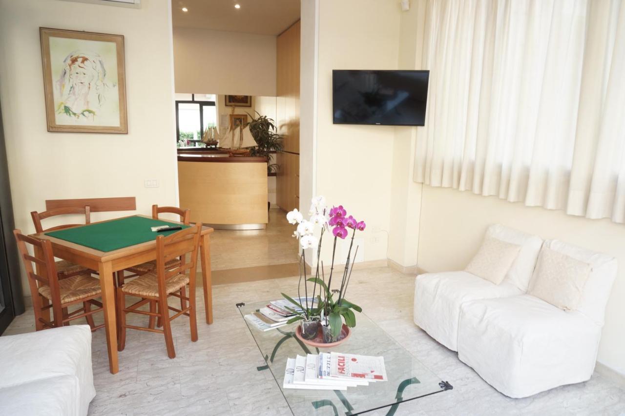 Hotel Caribe Viareggio Kültér fotó